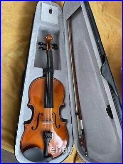 4/4 size violin in and bow with hard case