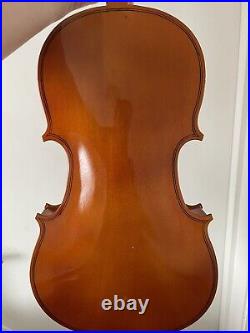 4/4 size violin in and bow with hard case