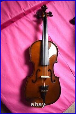 Beautiful Stentor Violin with case, bow full strings. 1/2 size 12