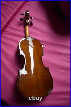 Beautiful Stentor Violin with case, bow full strings. 1/2 size 12