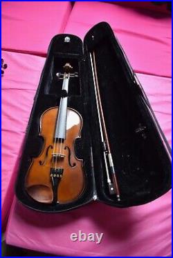 Beautiful Stentor Violin with case, bow full strings. 1/2 size 12