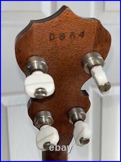 Deering Sierra Mahogany 5 String Right Hand Banjo and Deluxe Hardshell Case